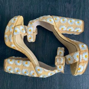 Jessica Simpson Daisy platform heels